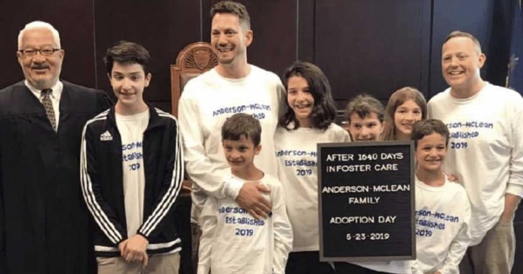 Gay Dads Adopt 6 Siblings That Had Spend Almost 5 Years In Foster Care